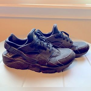 Nike Air Huarache Suede Black size 13